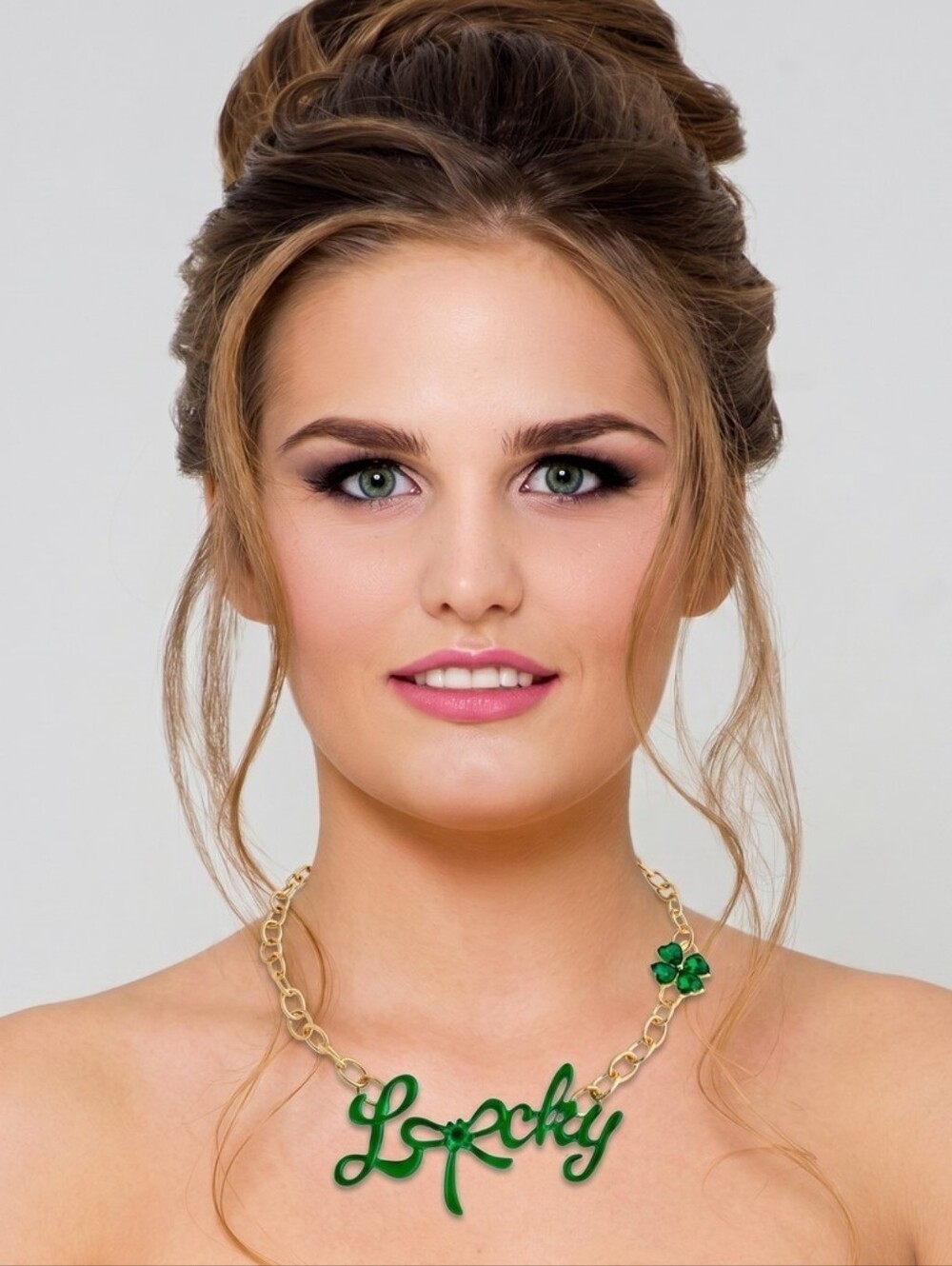 🍀▪️Betsey Johnson ▪️Gold  Tone Green Lucky Frontal St. Patrick Day Necklace